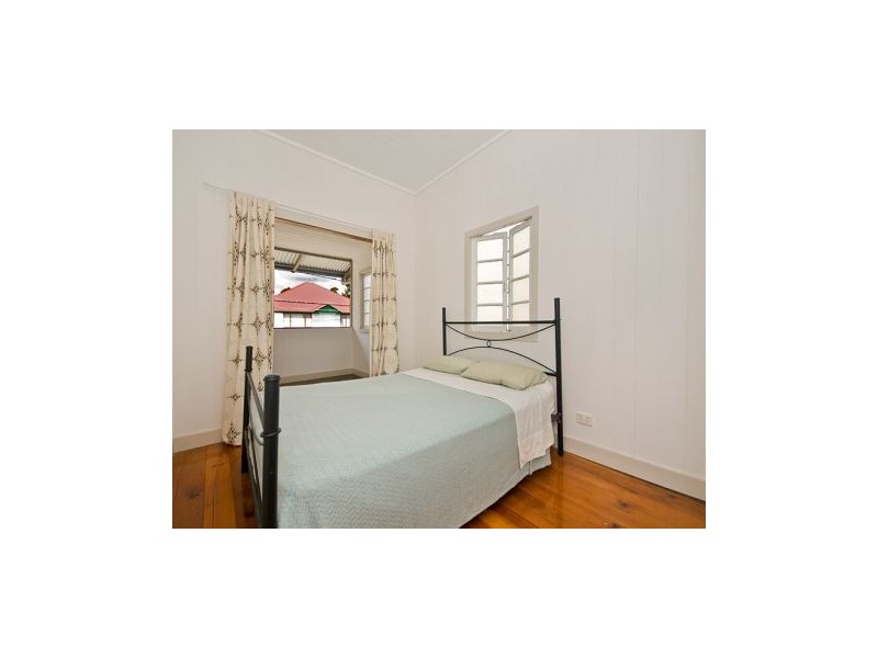 30 Ross Street, Woolloongabba QLD 4102