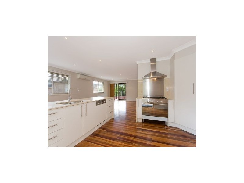 30 Hillock St, Coorparoo QLD 4151