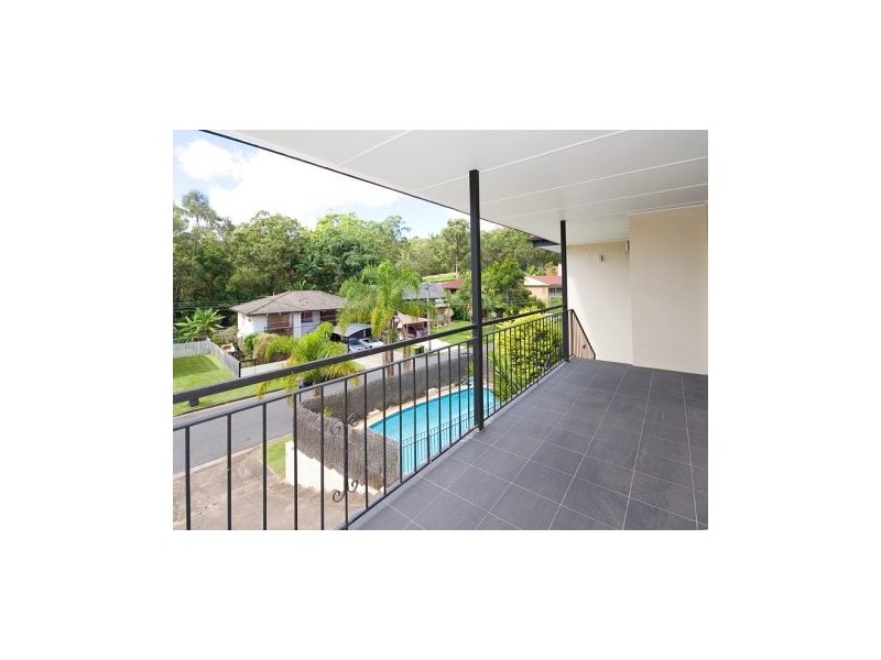 30 Hillock St, Coorparoo QLD 4151
