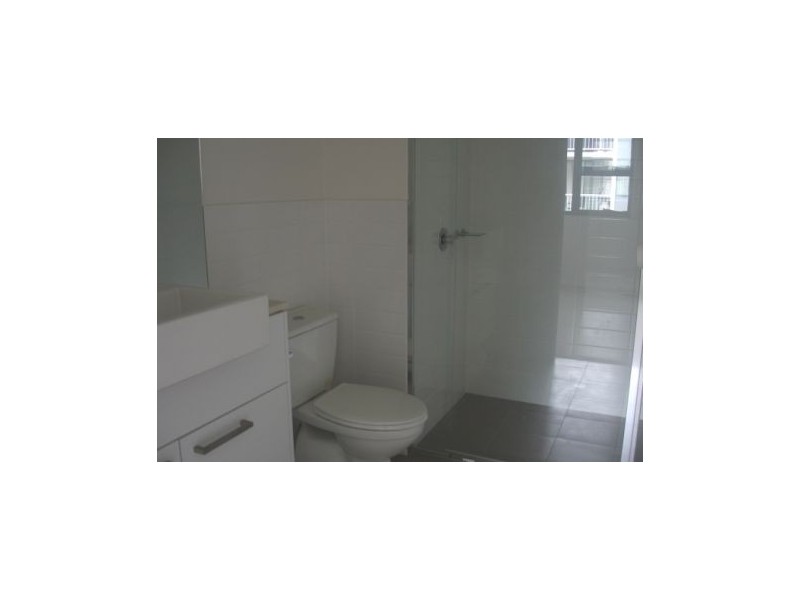 430 803, Woolloongabba QLD 4102