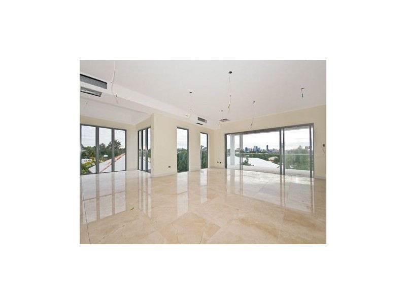 7 Palm Square, Morningside QLD 4170
