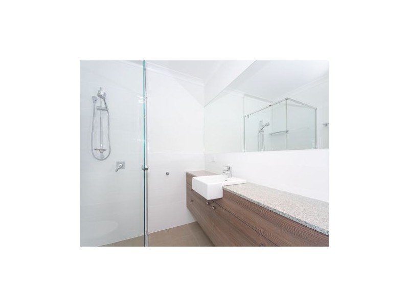 24 Henry Street, Woolloongabba QLD 4102