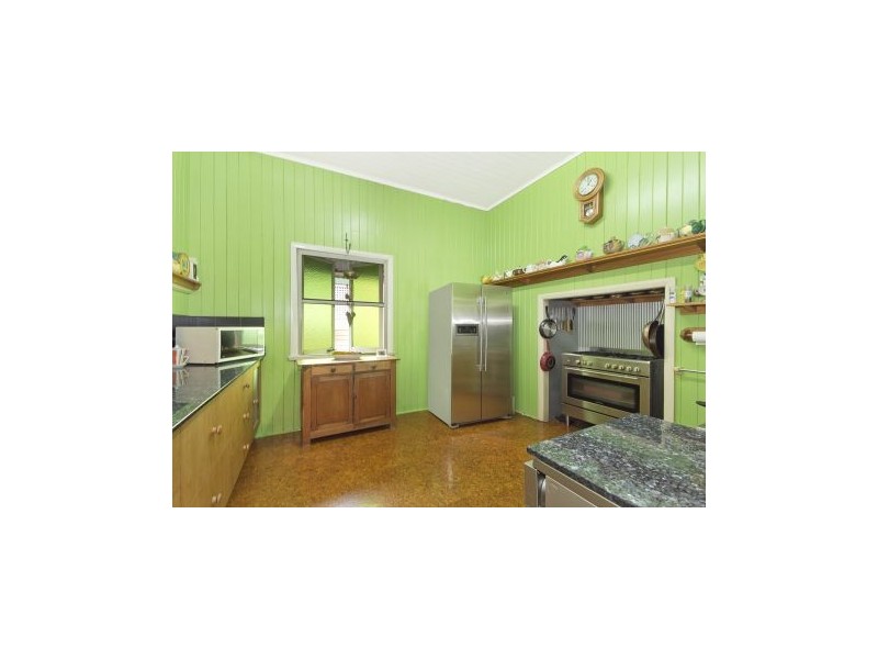 9  Bruce Street, Woolloongabba QLD 4102