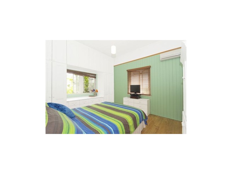 9  Bruce Street, Woolloongabba QLD 4102