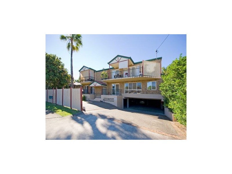 33 Lilly Street, Greenslopes QLD 4120