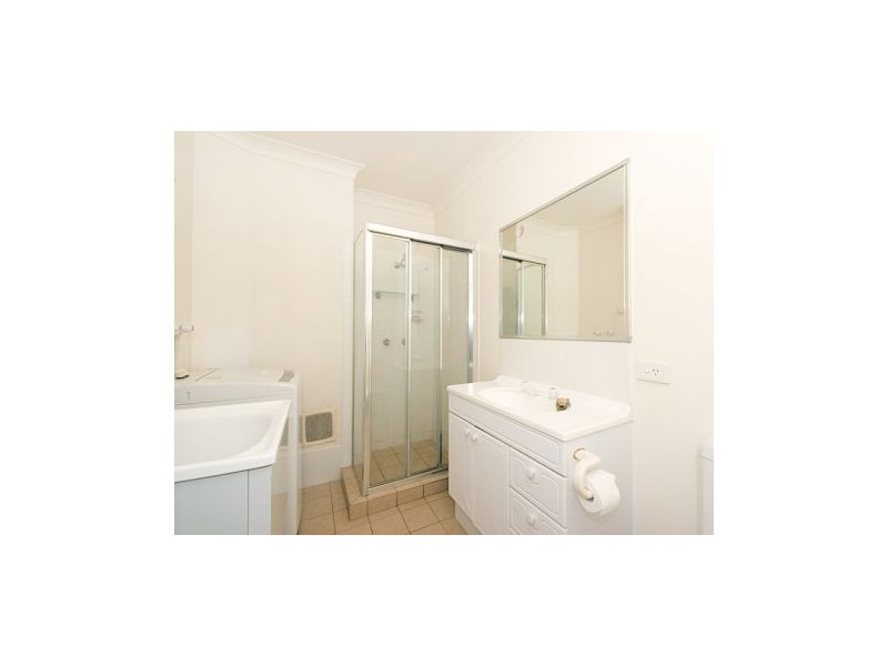 33 Lilly Street, Greenslopes QLD 4120