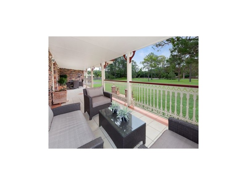 15 Barbecue Street, Belmont QLD 4153