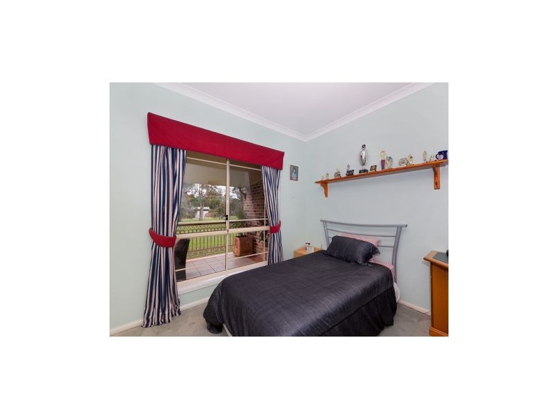 15 Barbecue Street, Belmont QLD 4153