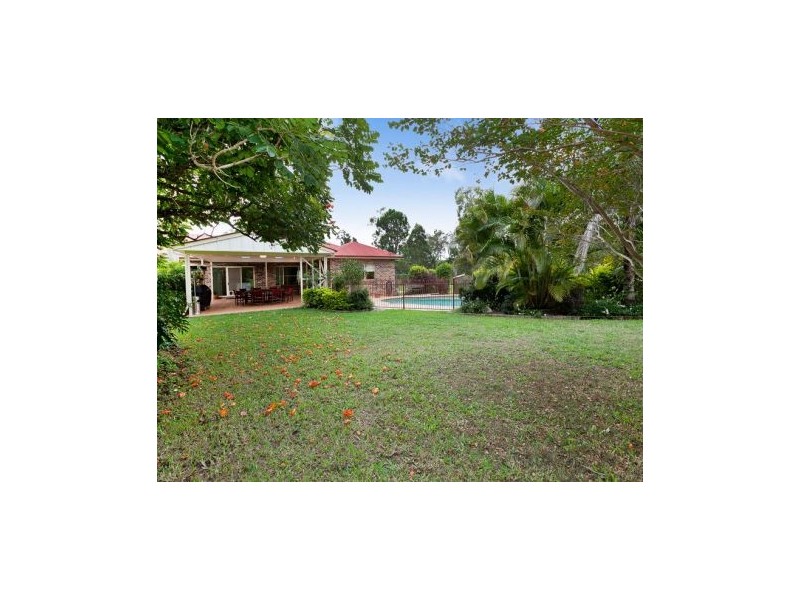 15 Barbecue Street, Belmont QLD 4153