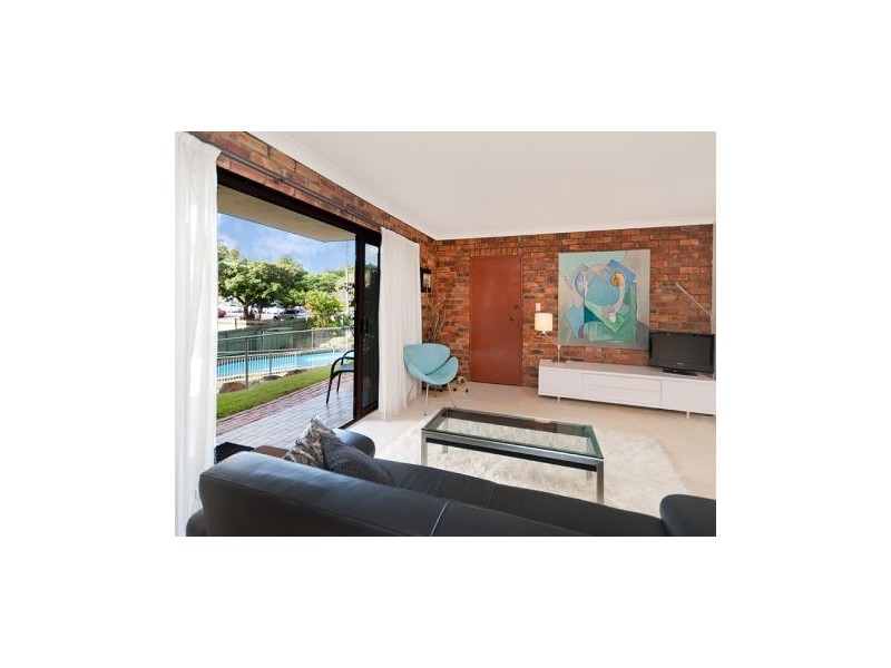 2 115 Park Road, Yeronga QLD 4104