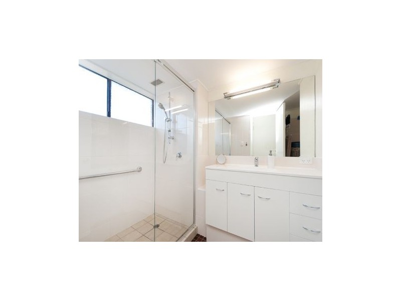 2 115 Park Road, Yeronga QLD 4104