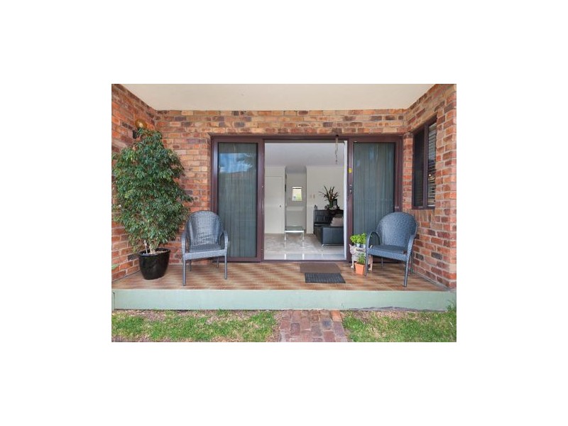 2 115 Park Road, Yeronga QLD 4104