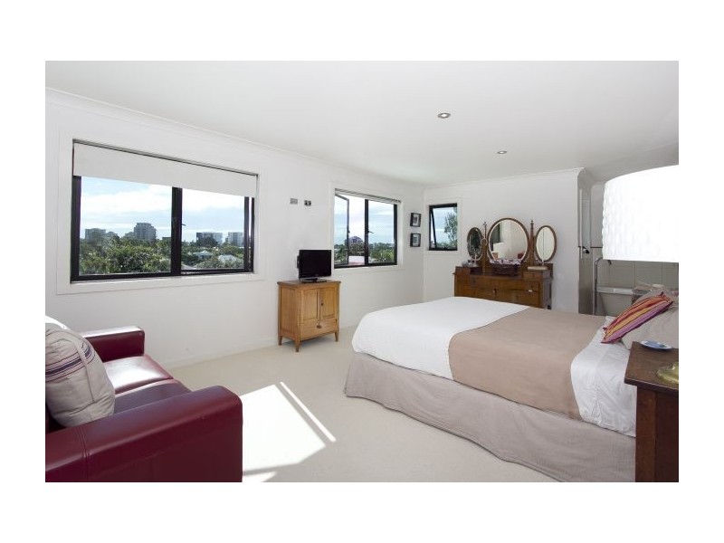 28 Bromley Street, Kangaroo Point QLD 4169