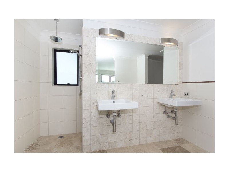 28 Bromley Street, Kangaroo Point QLD 4169