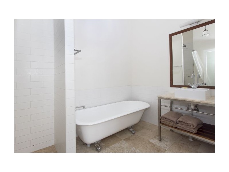 28 Bromley Street, Kangaroo Point QLD 4169