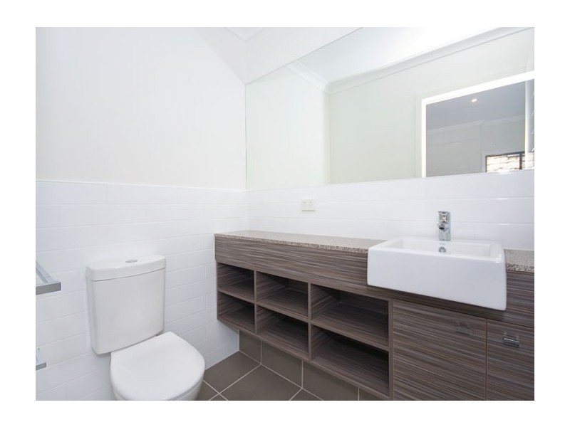 1/24 Henry Street, Woolloongabba QLD 4102