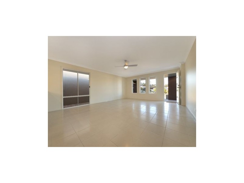 36 Merimbula Crescent, Fitzgibbon QLD 4018