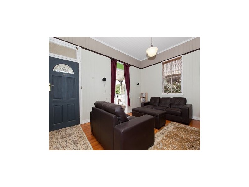 12 Sackville Street, Milton QLD 4064