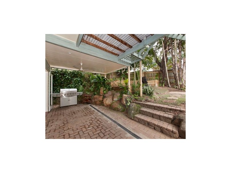 12 Sackville Street, Milton QLD 4064