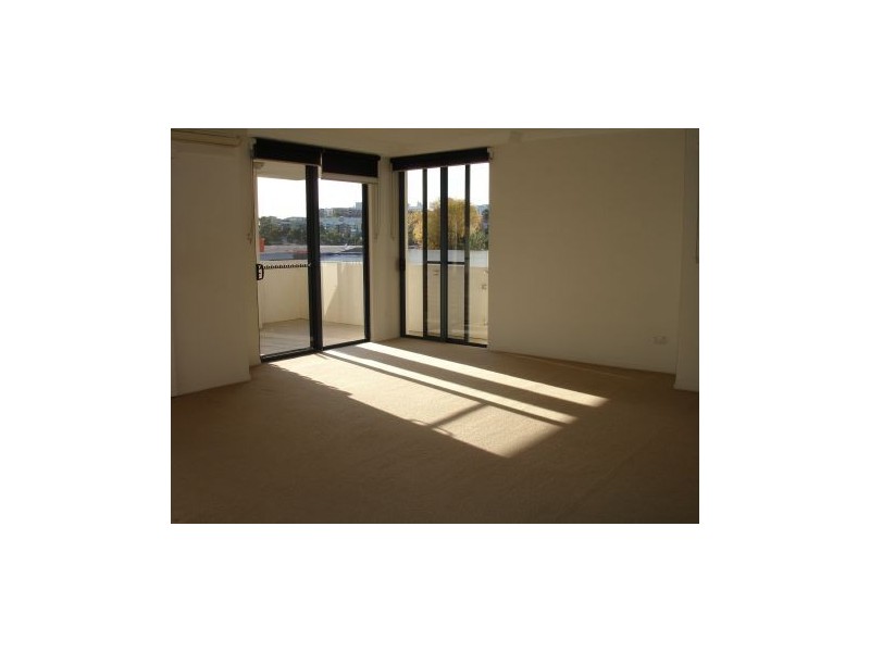 100 803 Stanley Street, Woolloongabba QLD 4102