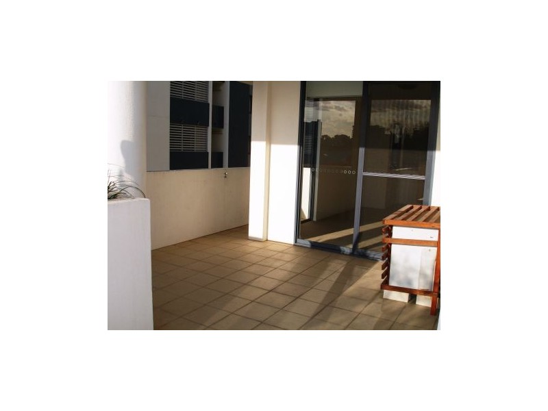 100 803 Stanley Street, Woolloongabba QLD 4102