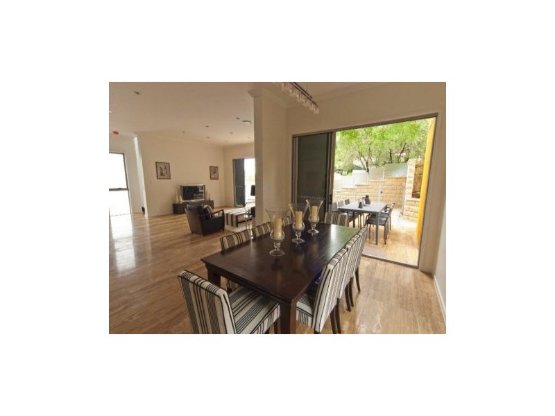 6 Sankey, Highgate Hill QLD 4101