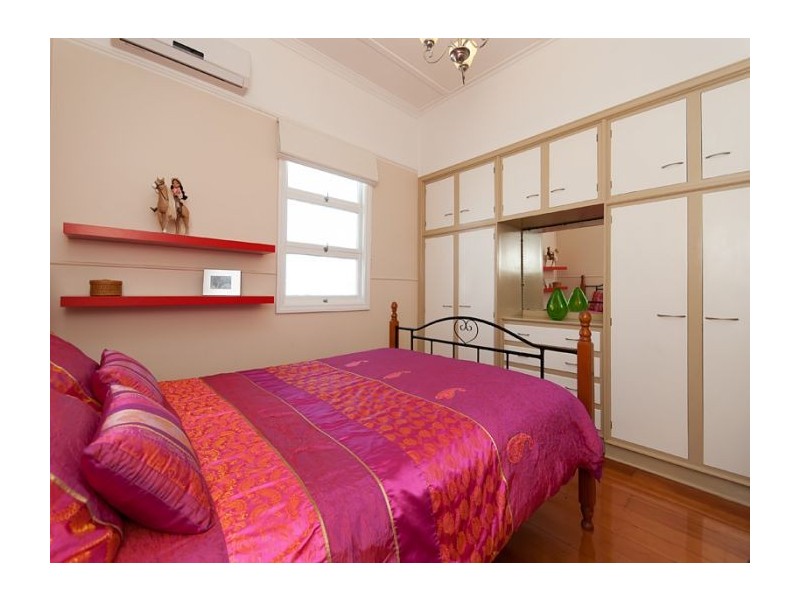 55 Baron Street, Greenslopes QLD 4120