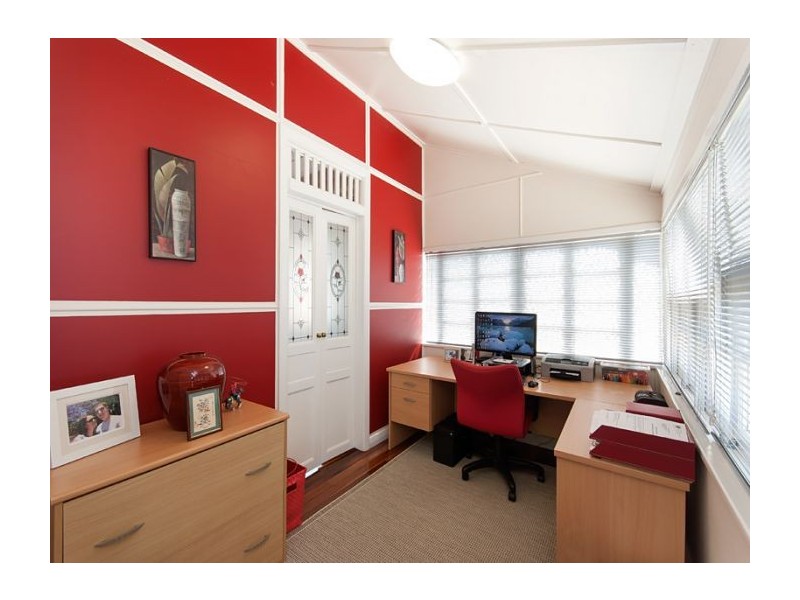 55 Baron Street, Greenslopes QLD 4120