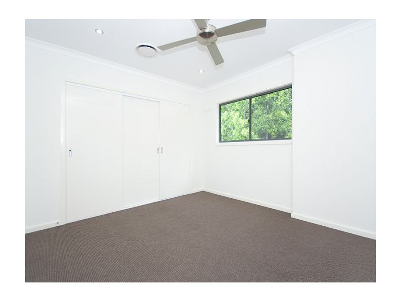 2/24 Henry Street, Woolloongabba QLD 4102