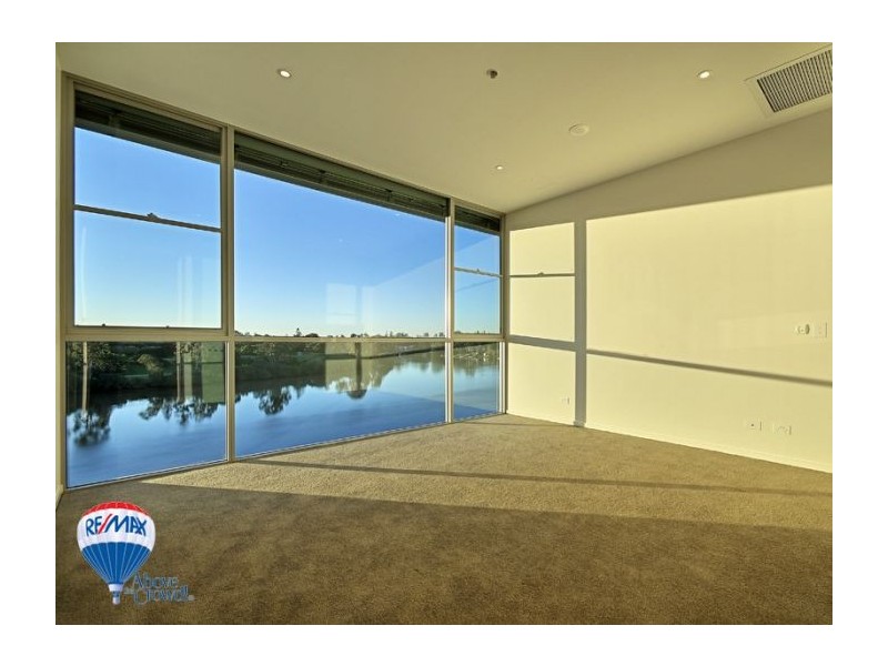 3210/211 King Arthur Terrace, Tennyson QLD 4105