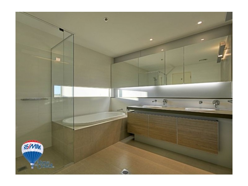 3210/211 King Arthur Terrace, Tennyson QLD 4105