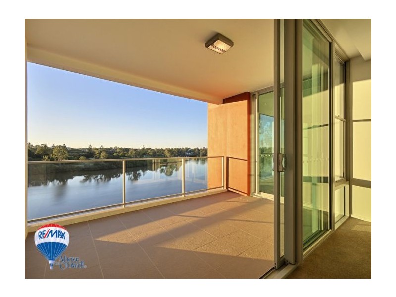 3210/211 King Arthur Terrace, Tennyson QLD 4105