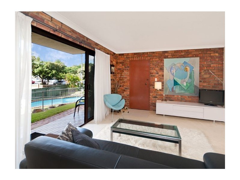 2/115 Park Road, Yeronga QLD 4104