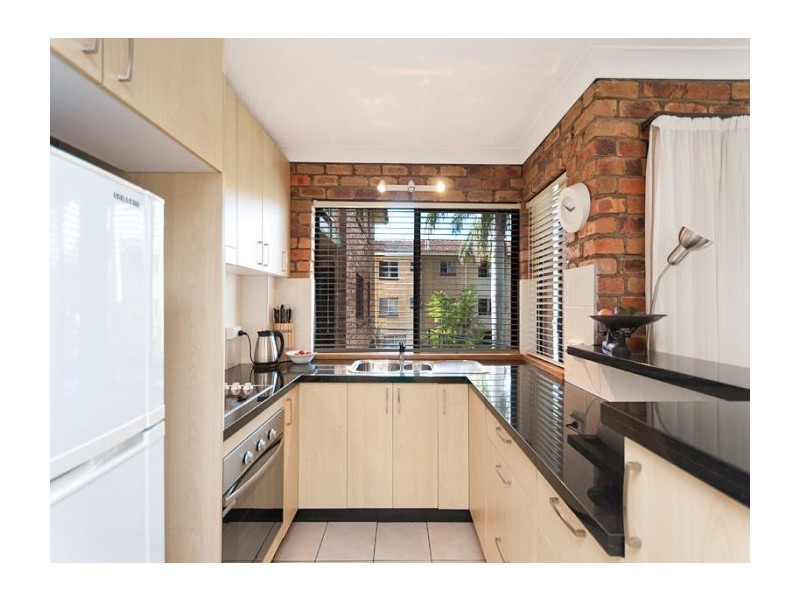 2/115 Park Road, Yeronga QLD 4104