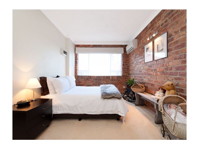 2/115 Park Road, Yeronga QLD 4104