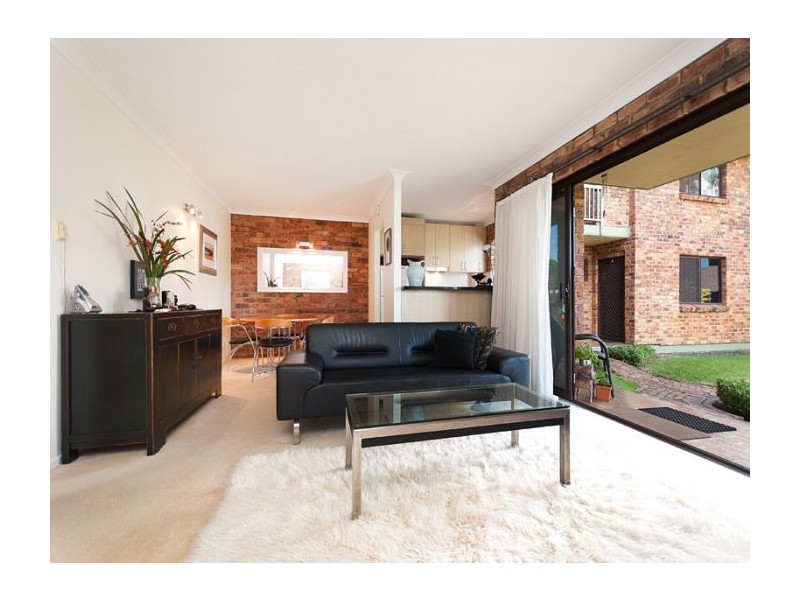 2/115 Park Road, Yeronga QLD 4104