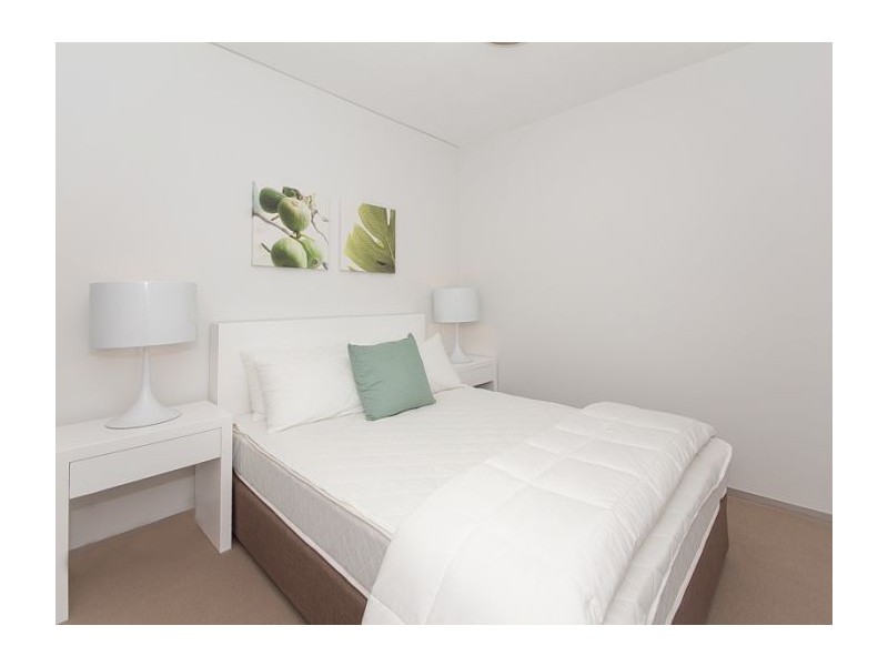 77 Jurgen Street, Woolloongabba QLD 4102