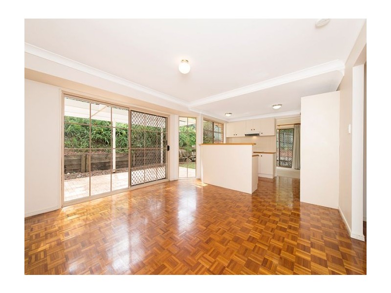 9 Birchley Street, Chapel Hill QLD 4069