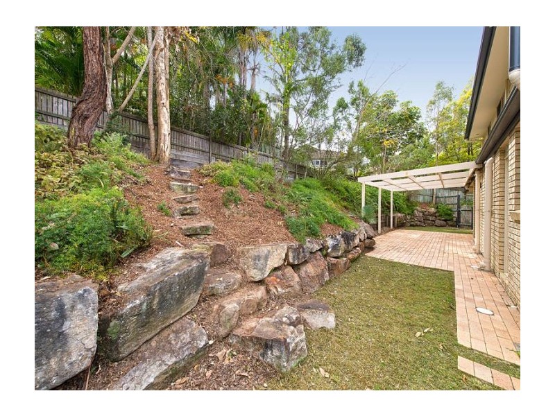 9 Birchley Street, Chapel Hill QLD 4069