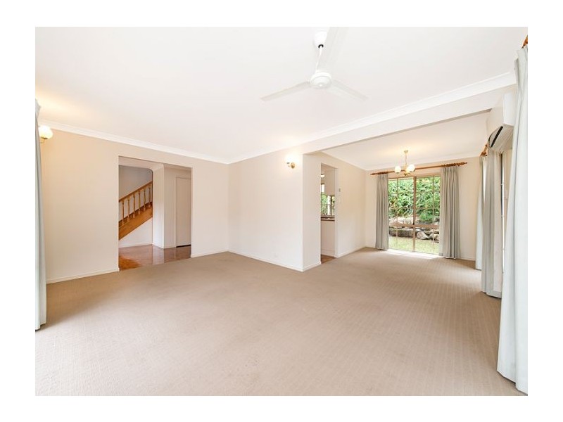 9 Birchley Street, Chapel Hill QLD 4069