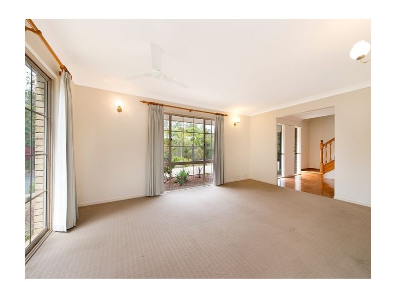 9 Birchley Street, Chapel Hill QLD 4069