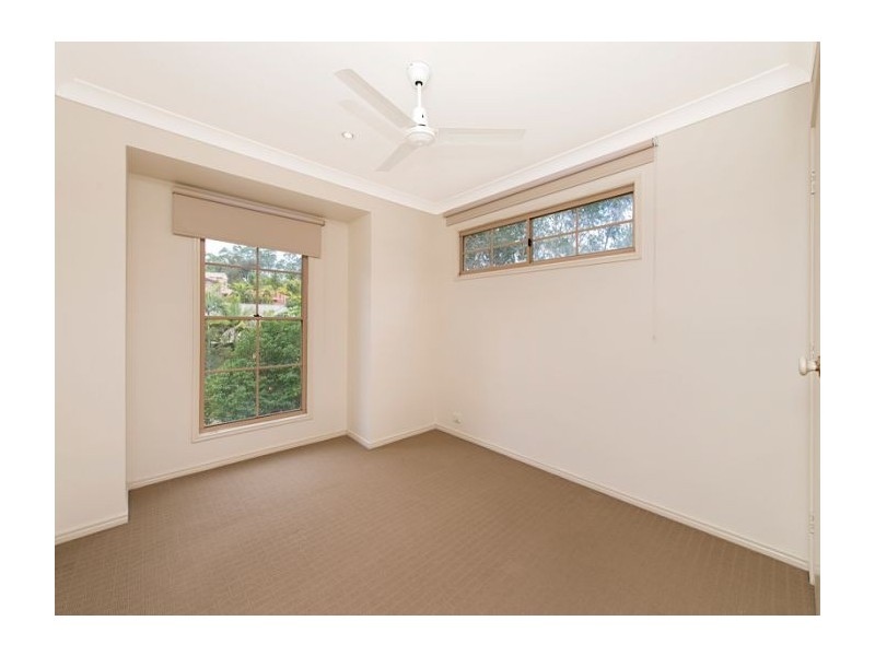9 Birchley Street, Chapel Hill QLD 4069