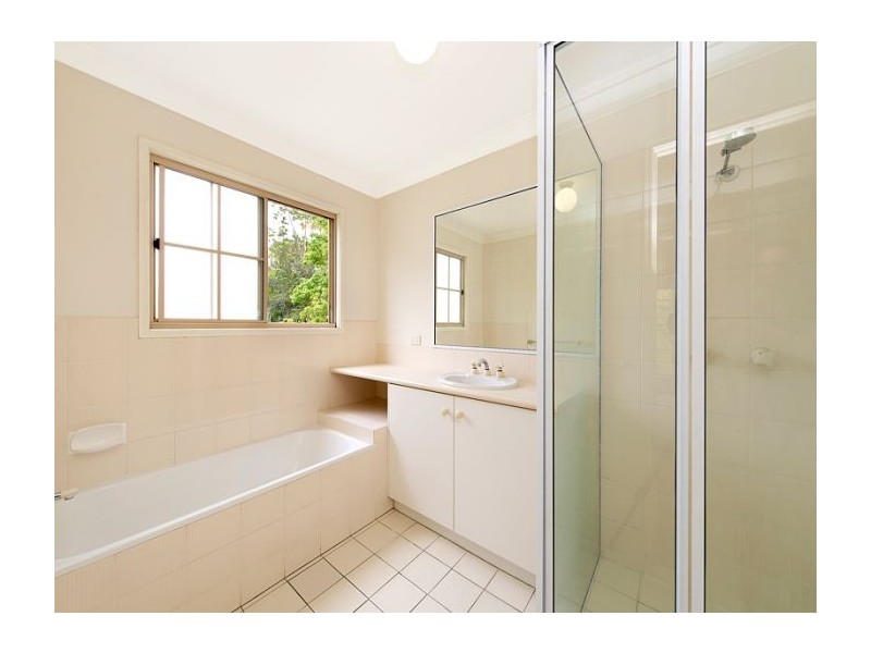 9 Birchley Street, Chapel Hill QLD 4069