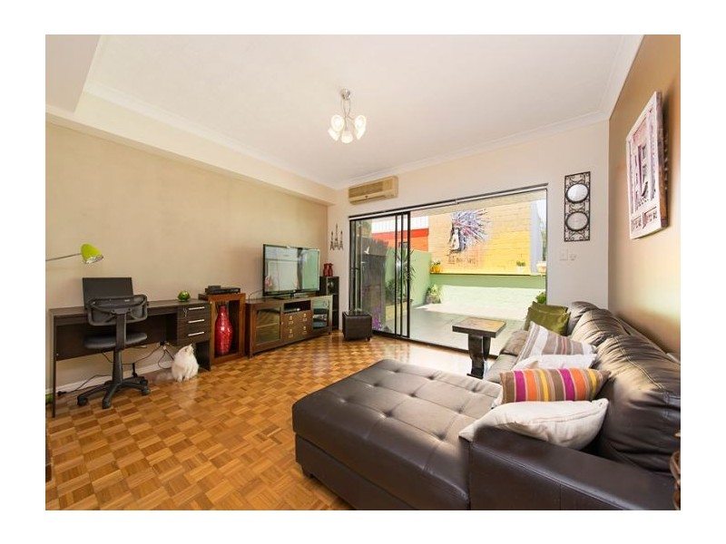 9/3 Heaslop St, Woolloongabba QLD 4102