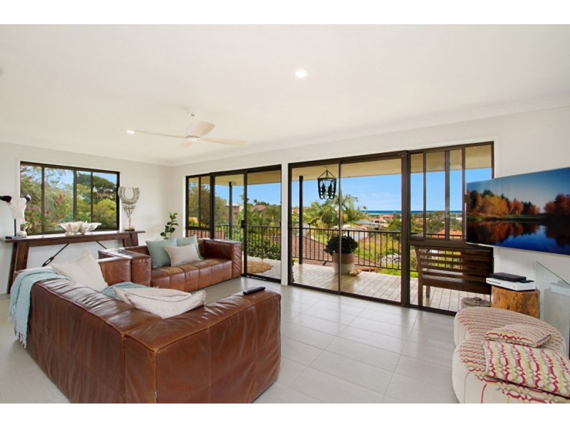 11 Uniacke Street, Banora Point NSW 2486