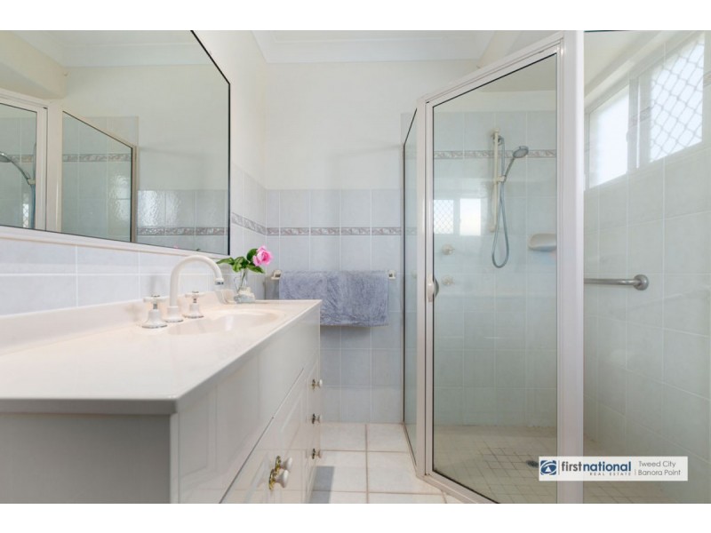 24 Narara Crescent, Banora Point NSW 2486