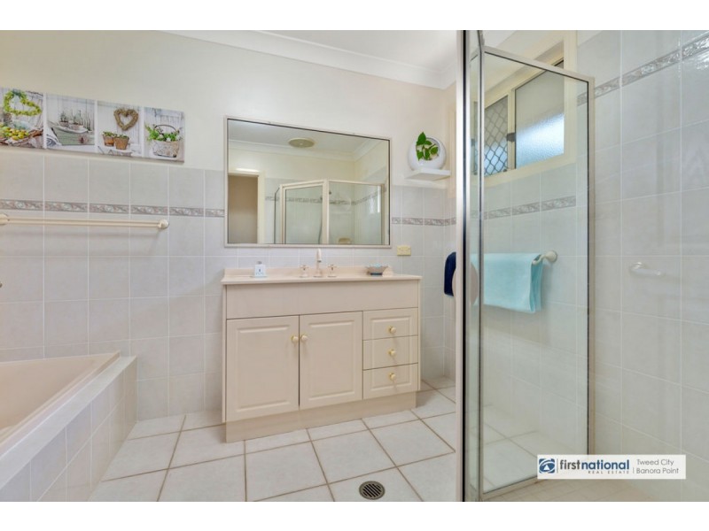 24 Narara Crescent, Banora Point NSW 2486