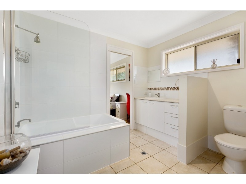 8 Silkwood Terrace, Tweed Heads West NSW 2485