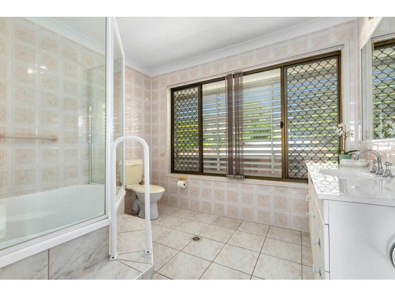 36 Summit Drive, Banora Point NSW 2486