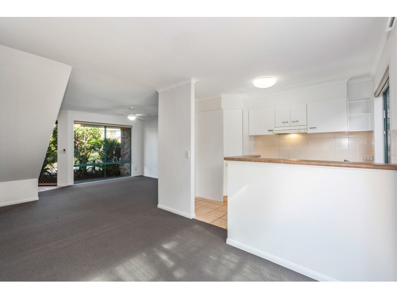 8/92-96 Greenway Drive, Banora Point NSW 2486